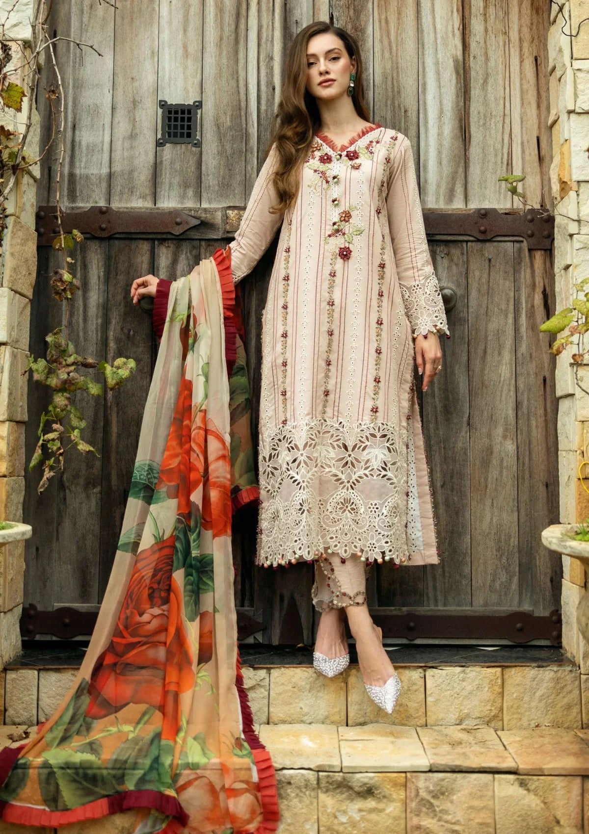 Roheenaz Flanerie Embroidered Lawn 3pc RNZ-02B unstitched suit